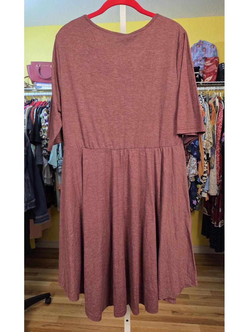 Bloomchic Tunic - Picture 2 of 5